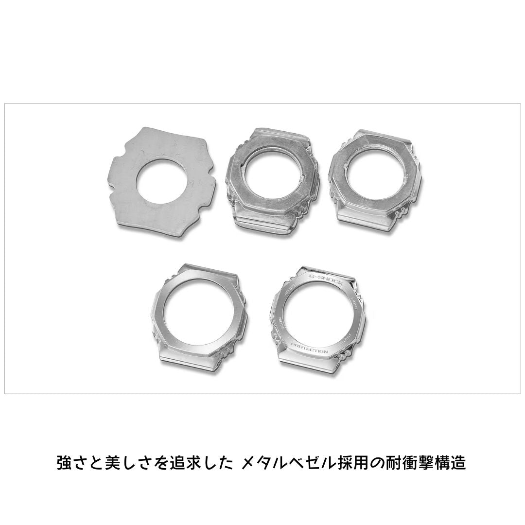 G-SHOCK ファイン メタリック シリーズ腕時計 本体はメタル素材で重厚感あり