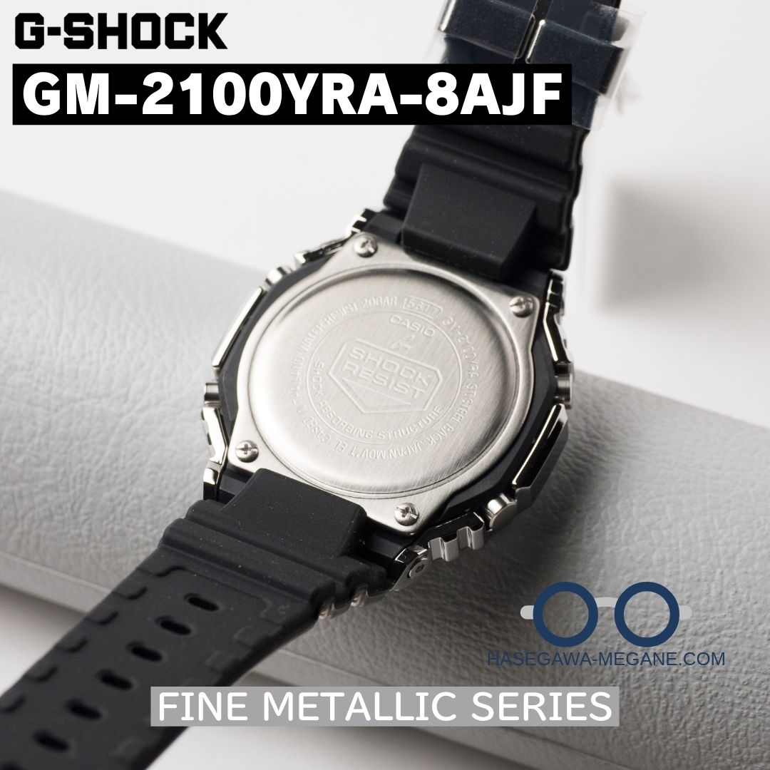 G-SHOCK gm-2100yra-8ajf 腕時計 シルバーメタリック 黒レッド裏蓋とバンド裏
