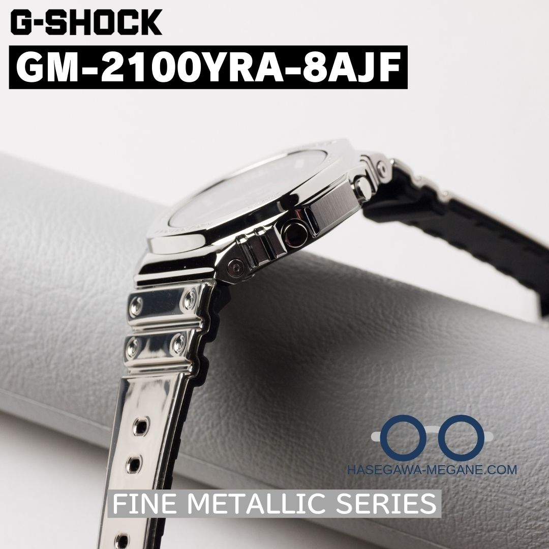 G-SHOCK gm-2100yra-8ajf 腕時計 シルバーメタリック ケースサイドからバンド