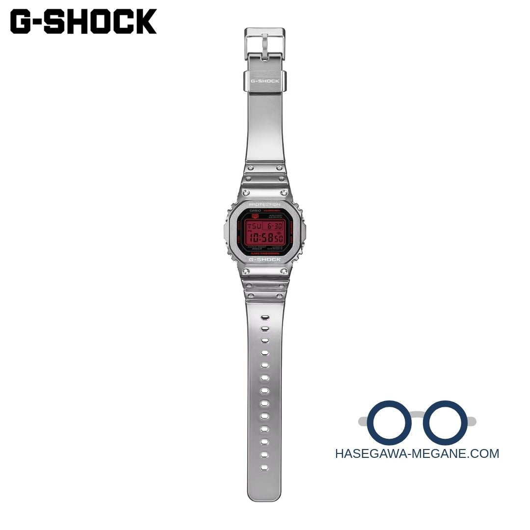 G-SHOCK gm-5600yra-8 ファイン メタリック スクエア ブラックｘレッド全体写真
