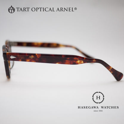 テンプル外側の写真 リベットと太いテンプルが印象的