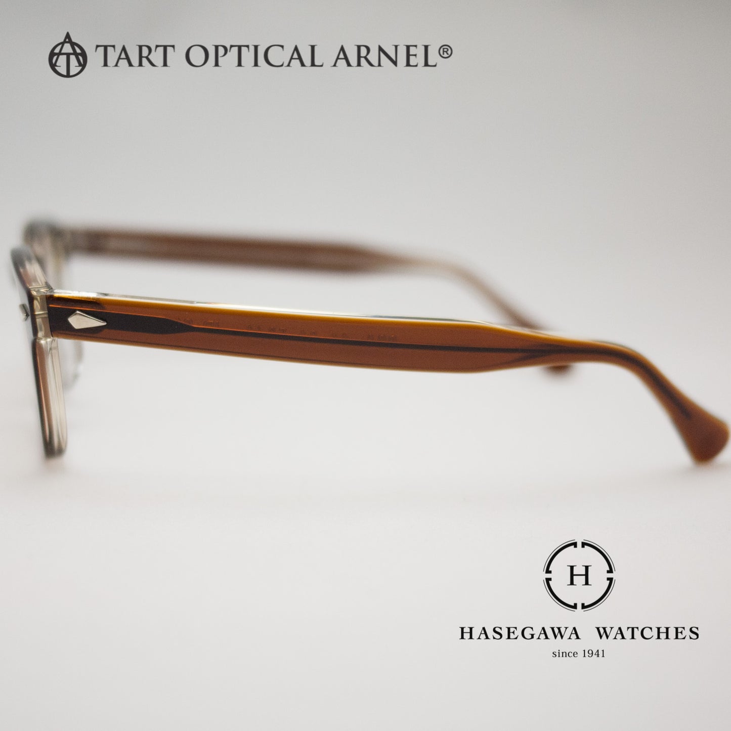 テンプル横から透ける芯とダイヤモンド型の鋲（リベット）