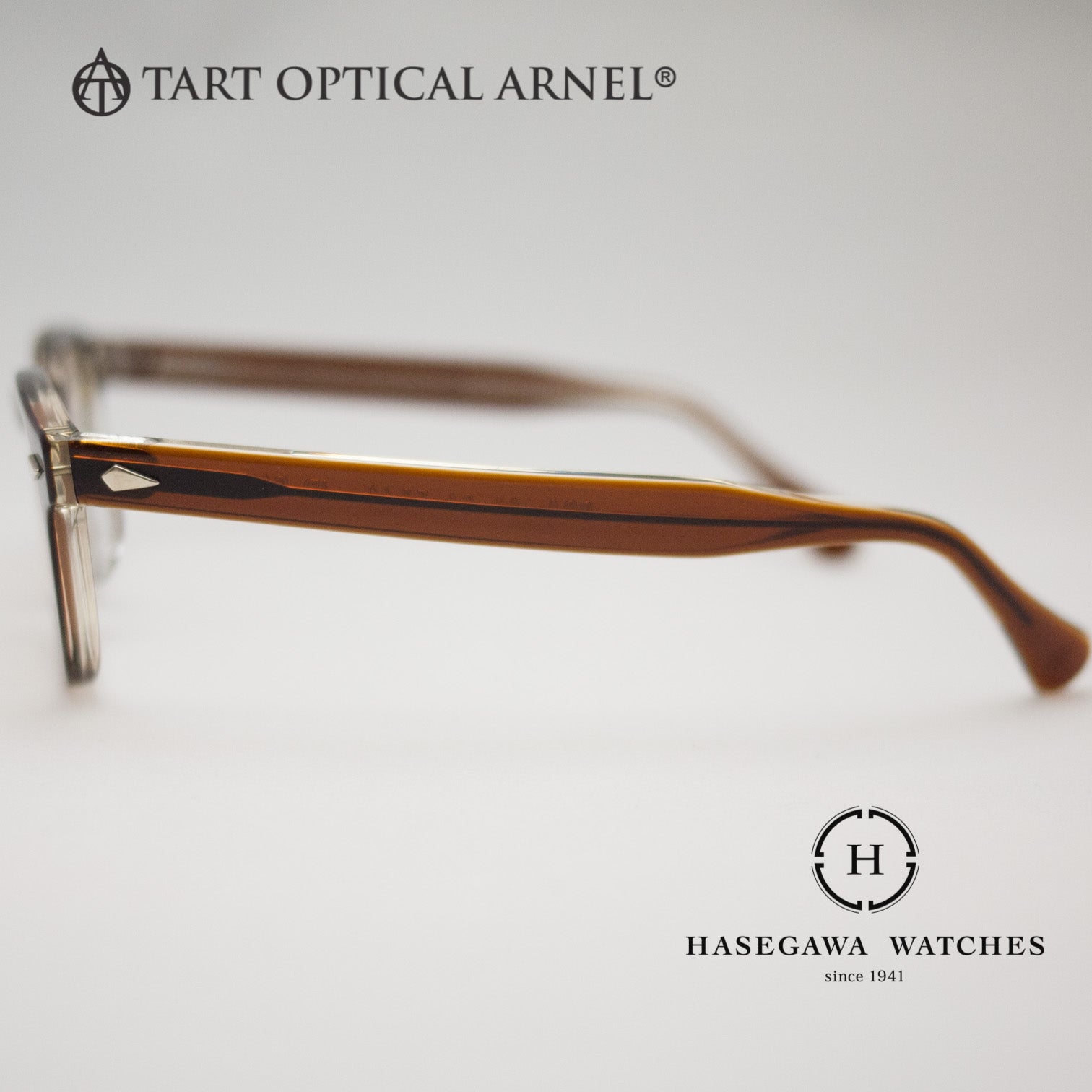 テンプル横から透ける芯とダイヤモンド型の鋲（リベット）