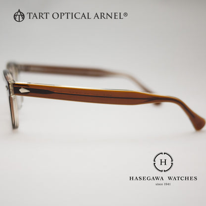 テンプル横から透ける芯とダイヤモンド型の鋲（リベット）