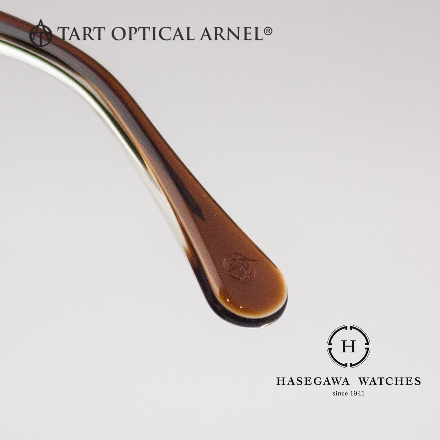 テンプル先のタートオプティカルアーネルのロゴマーク刻印の拡大写真