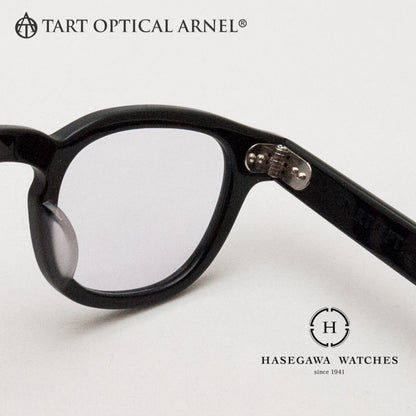 7枚蝶番を裏側から撮影したウェリントン型メガネ