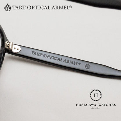 テンプル内側のタートオプティカルアーネルのブランド名とロゴマークの刻印写真