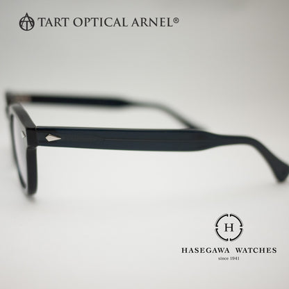 テンプルそと外側からの写真。透ける芯とダイヤモンド型のリベット