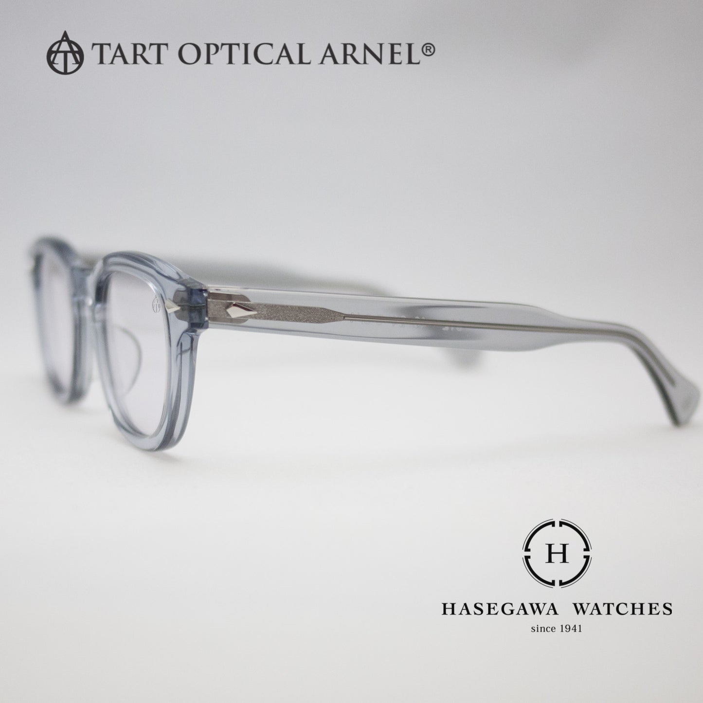 透けるような限定カラーのクリアグレー。中の芯もデザインの１つと楽しめる