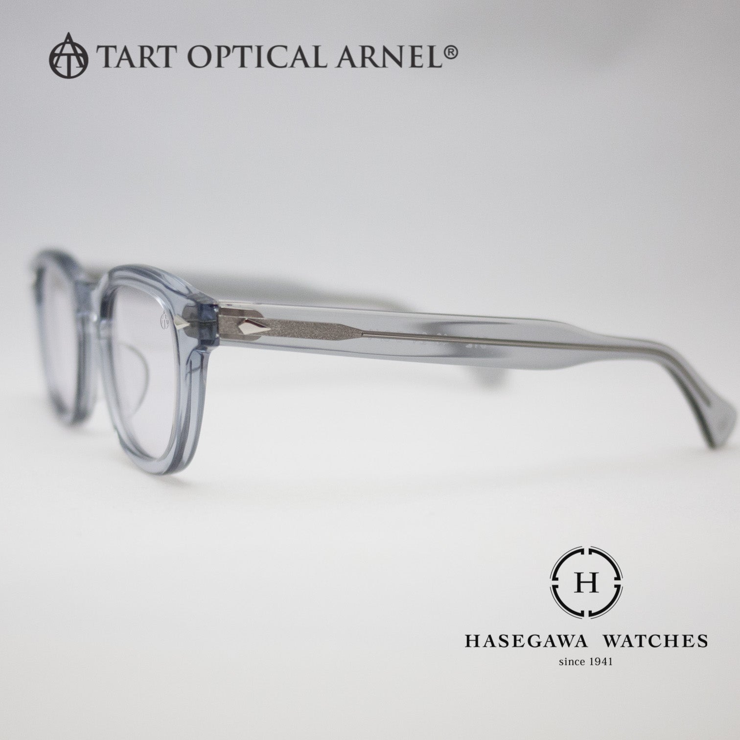 透けるような限定カラーのクリアグレー。中の芯もデザインの１つと楽しめる