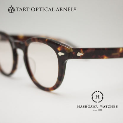 フロントとヨロイを繋ぐダイヤモンド型鋲（リベット）がクラシックでヴィンテージ感を醸し出しす