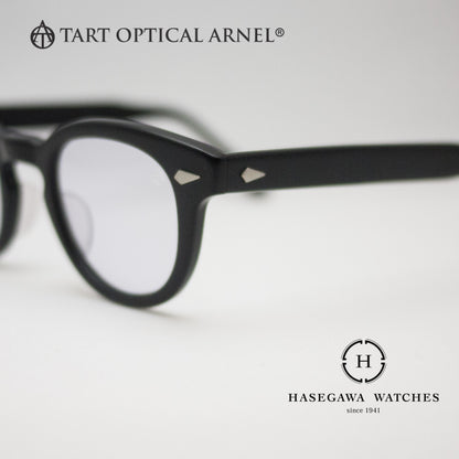 眼鏡フロント部とヨロイを繋ぐパーツにダイヤモンド型鋲を採用。