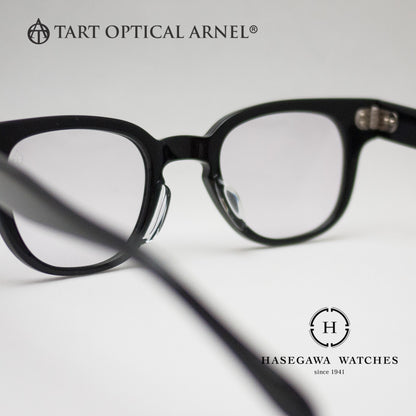 アジアンフィットの盛り高のノーズパッドと7枚蝶番が見える裏側からの写真